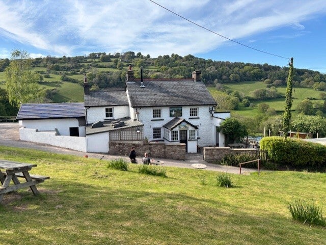 The Goose & Cuckoo Inn Monmoutshire Pub Walk