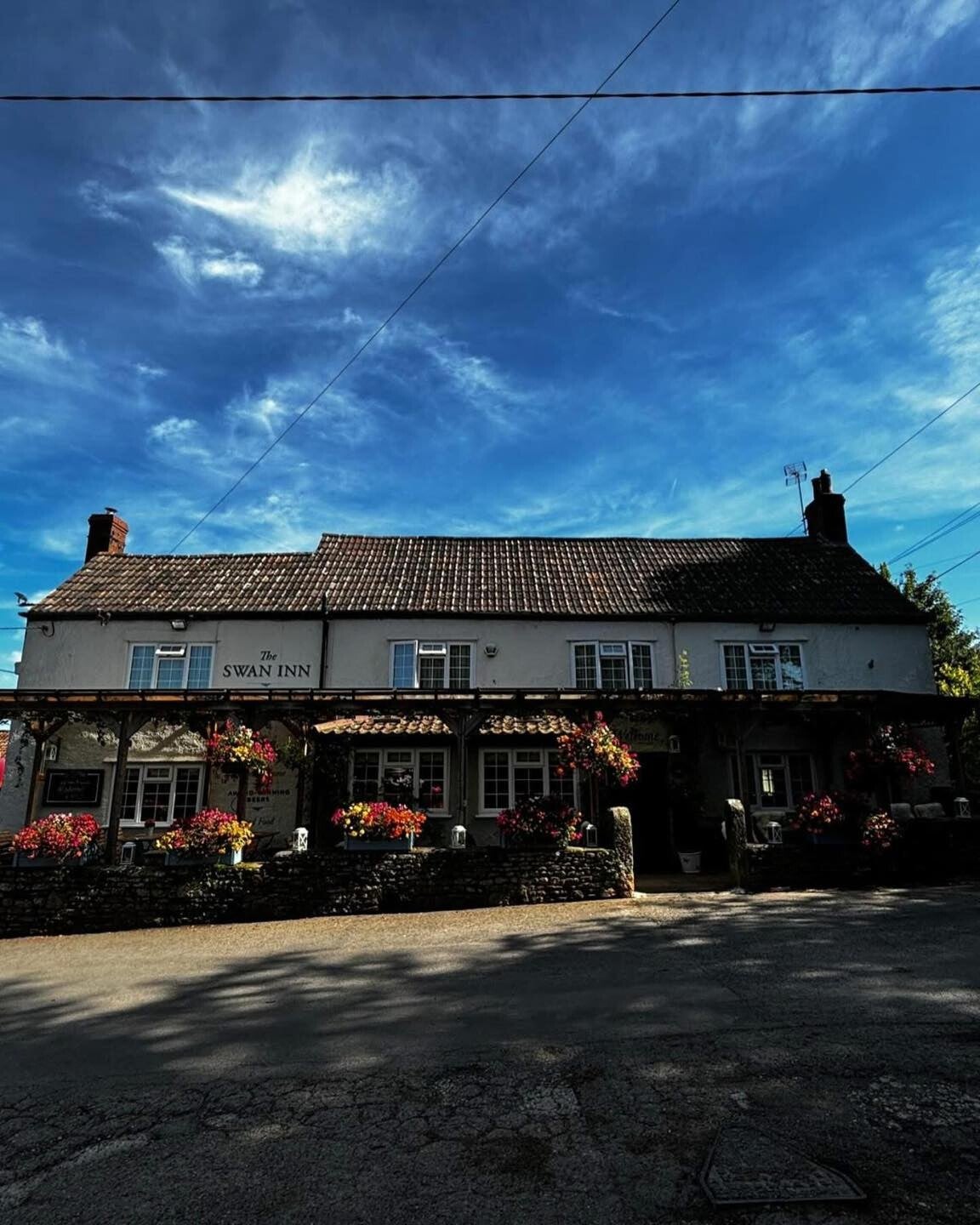 The Swan Inn-Rowberrow Pub-Mendips