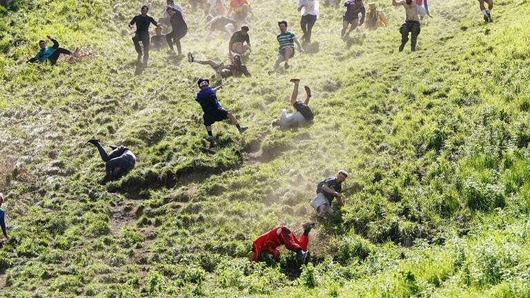 Flying bodies on Coopers Hill