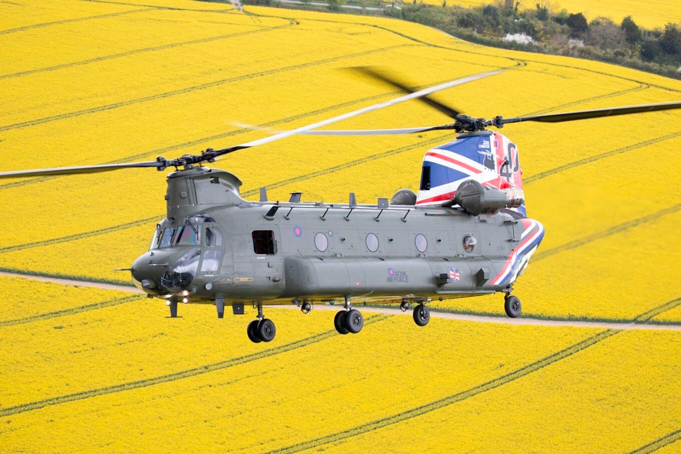 Chinook flying near RAF Benson, Oxfordshire