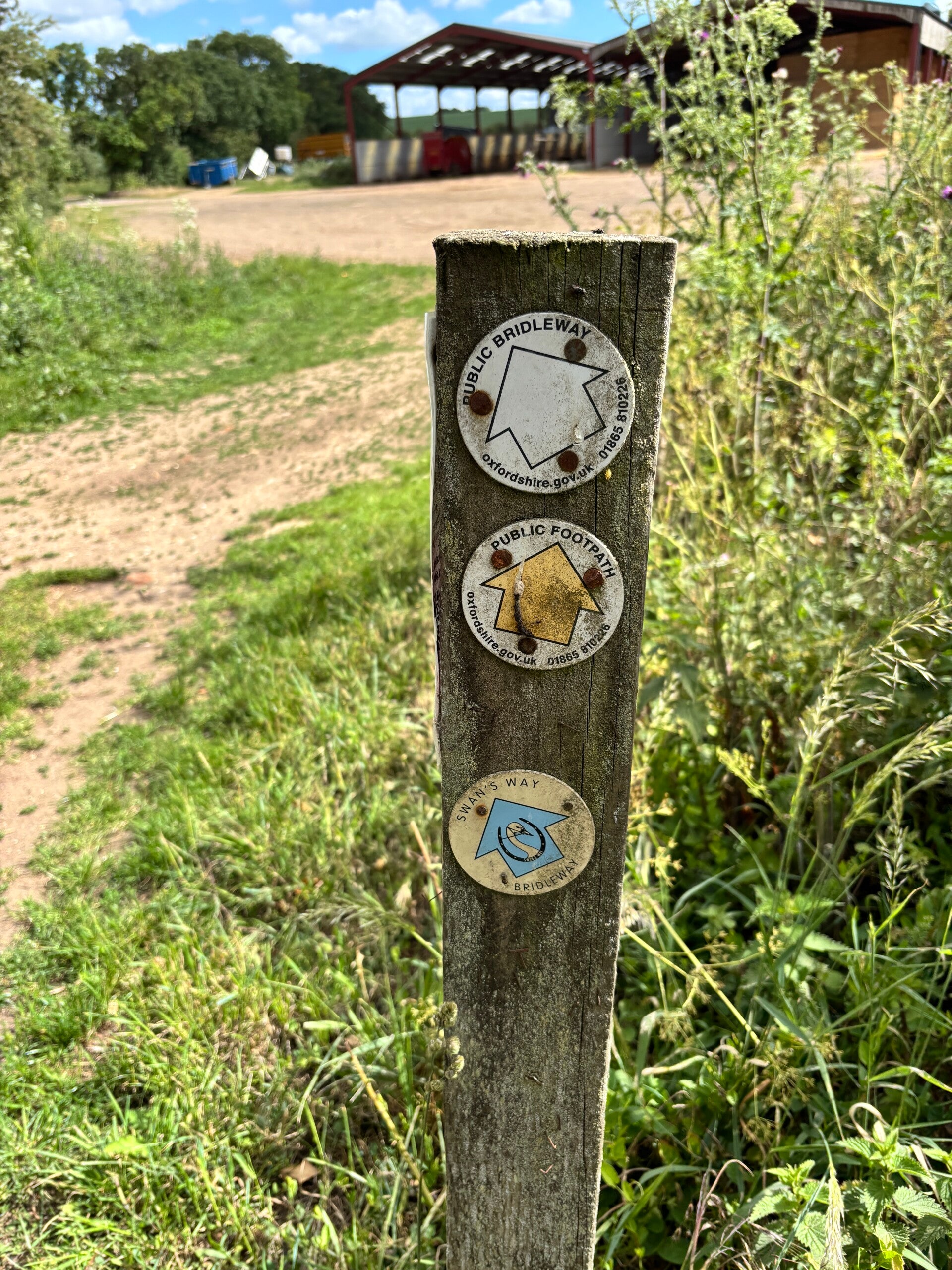 Footpath markers near Ewelme