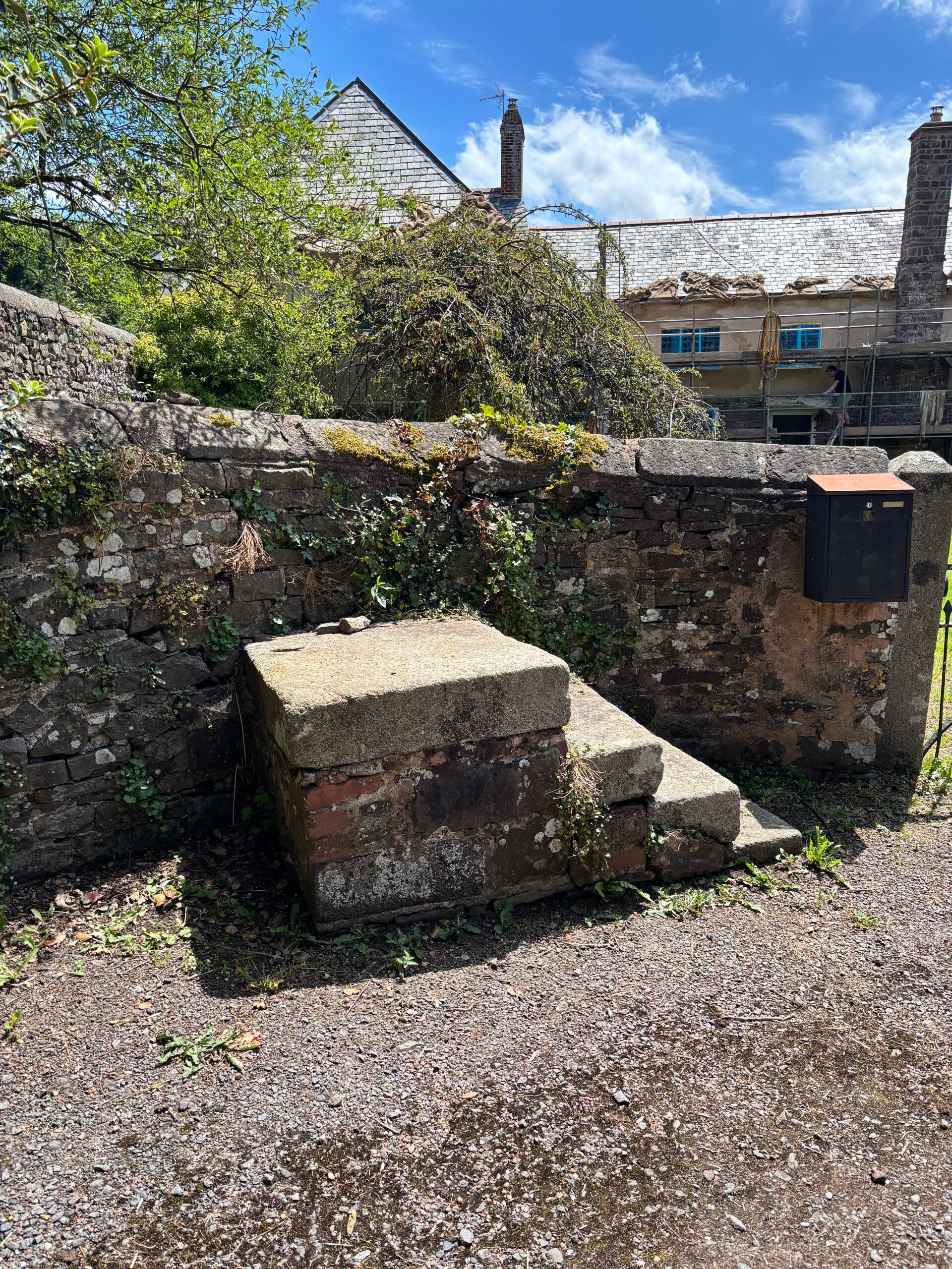 Horse Mount at Poole Barton-Cheriton Fitzpaine