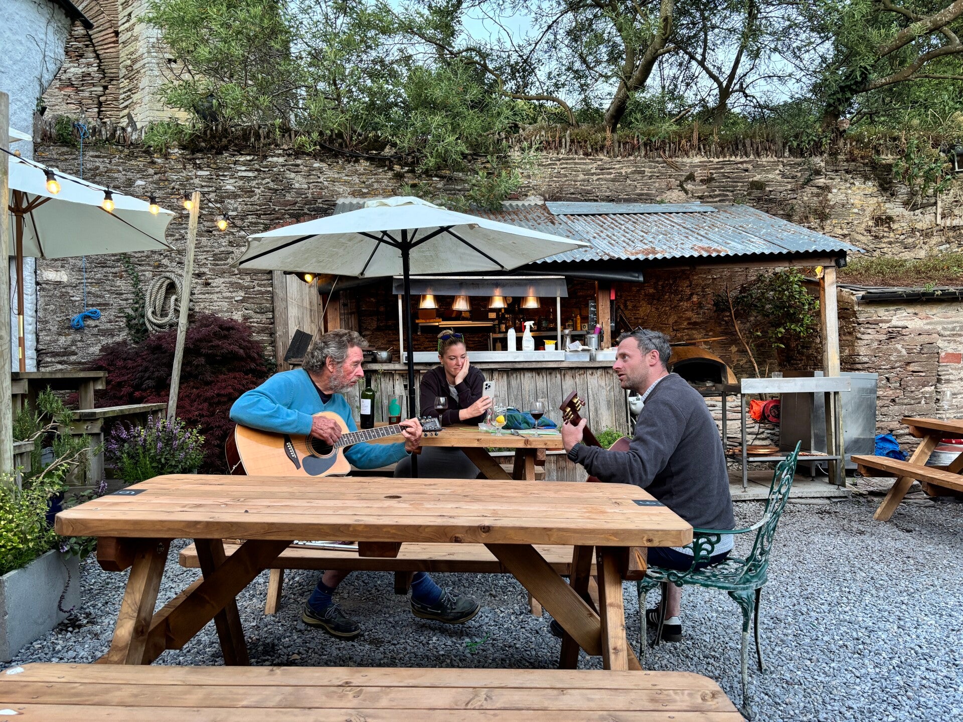 Acoustic jam session at The Tower Inn-Slapton