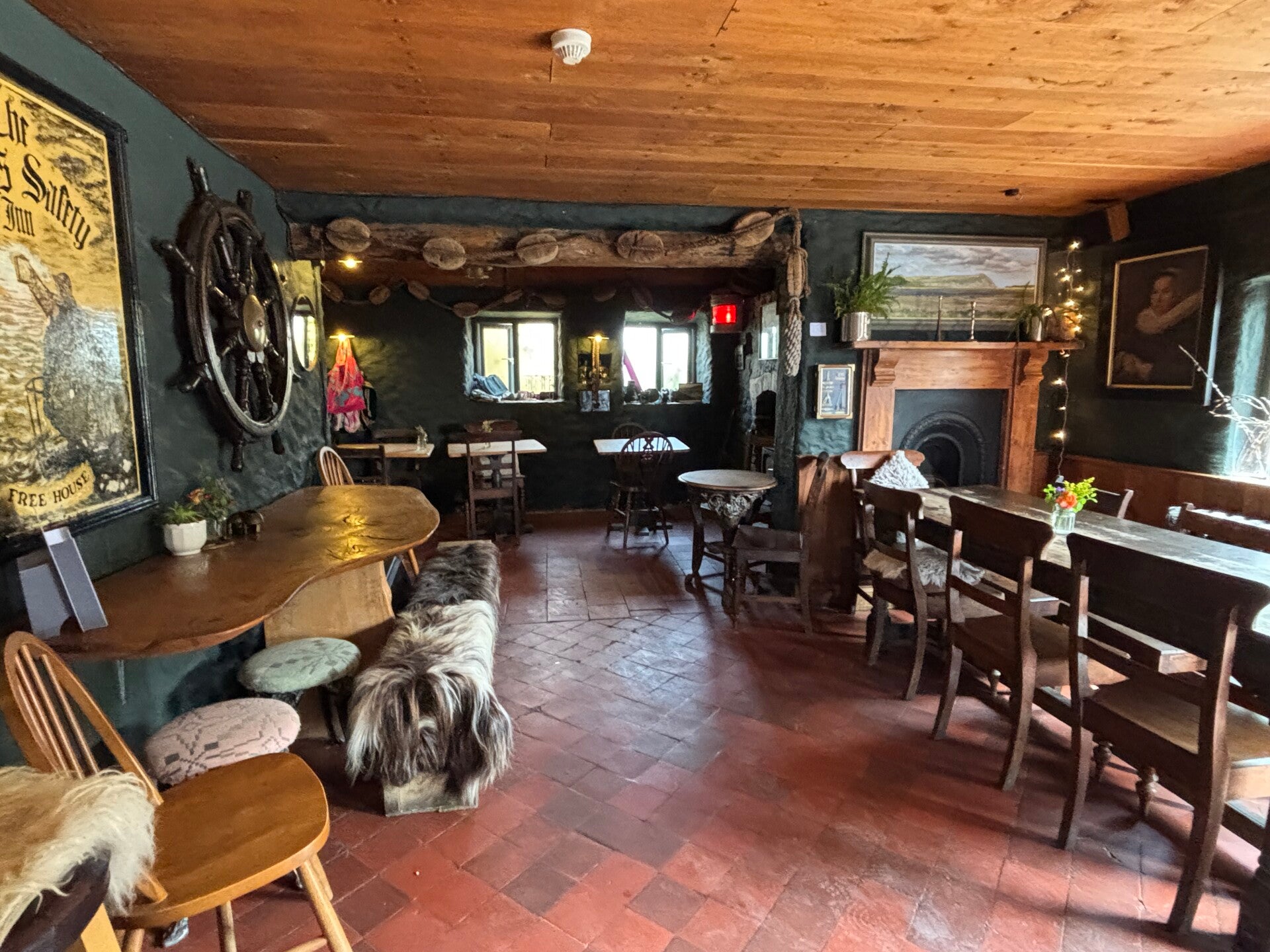 Seating in the bar at Sailors Safety-Pwllgwaelod