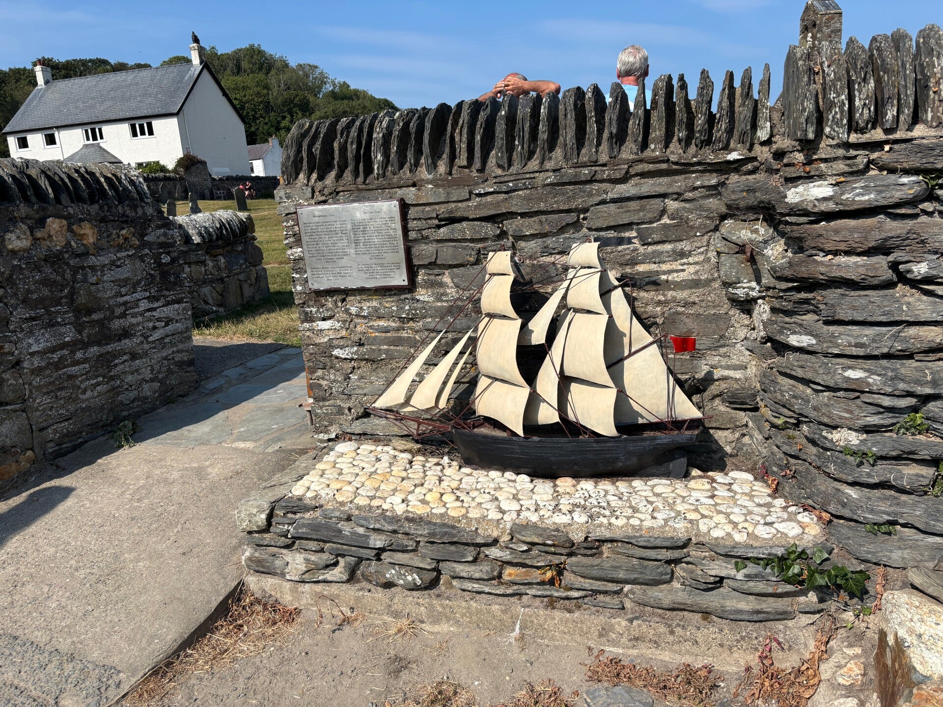 Scale model of boat at Cwm-yr-Eglwys