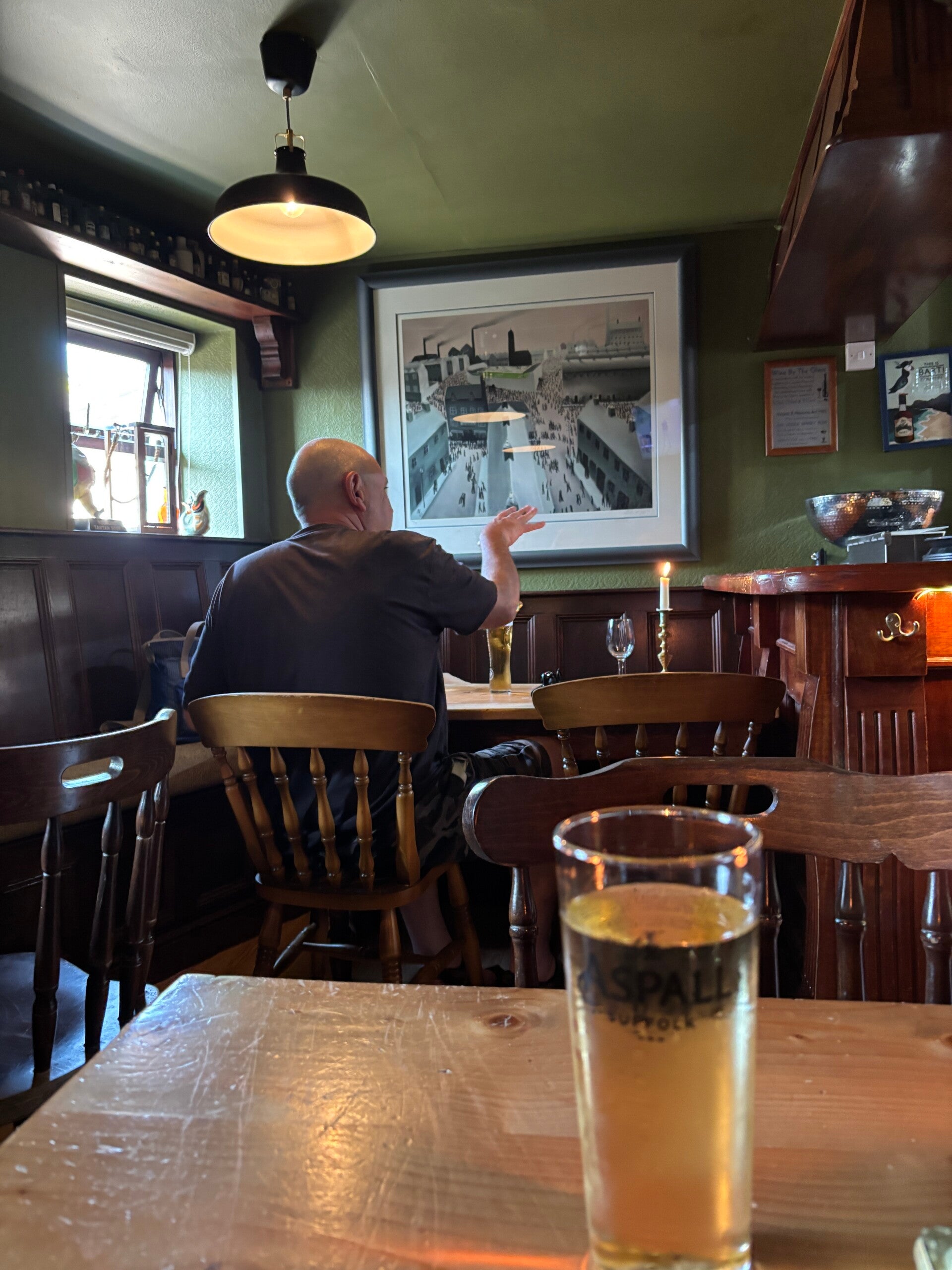 Healthy discussion at The Castle Inn-Newport-Pembrokeshire