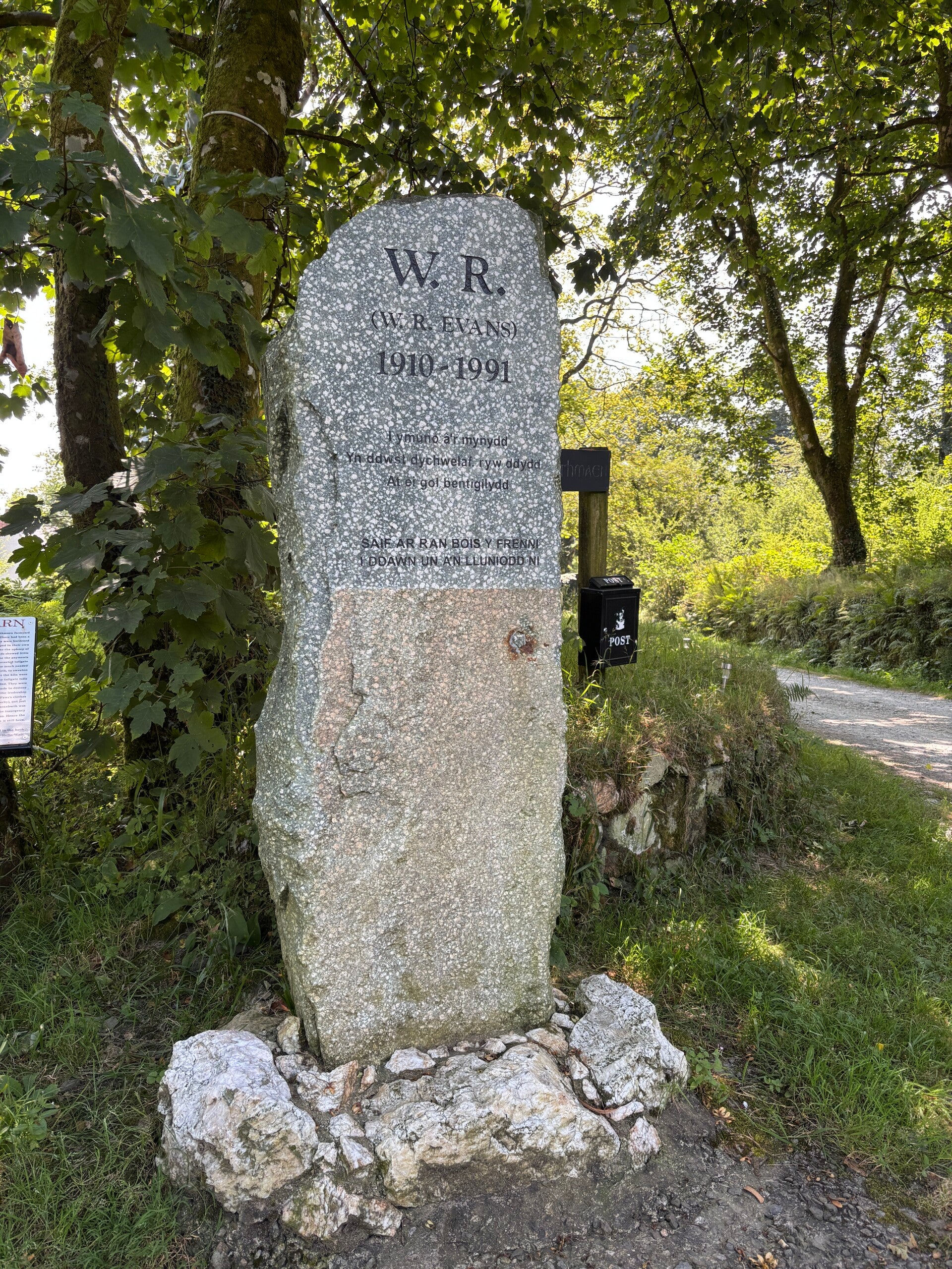Memorial to poet WR Evans at Glynsaithmaen Barn