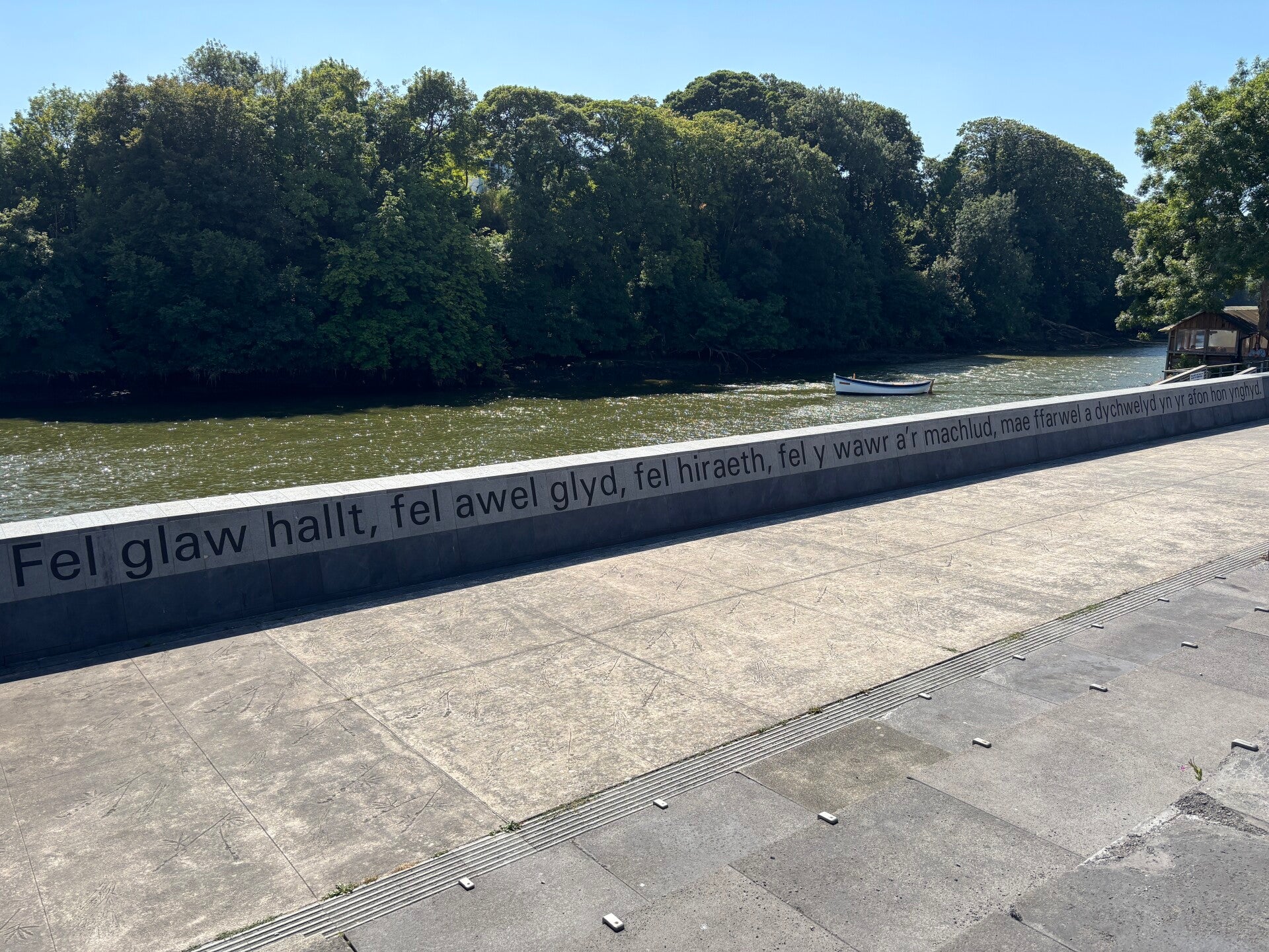Ceri Wyn Jones Poetry at Prince Charles Quay