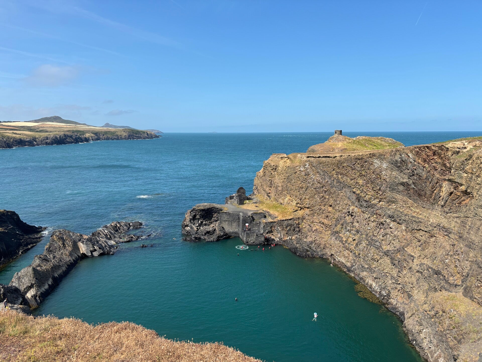 Blue Lagoon-Abereiddi-coasteering