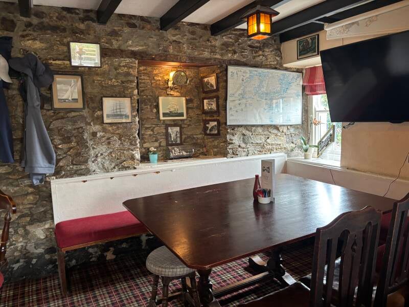 TV and nautical photos at The New Inn-Veryan