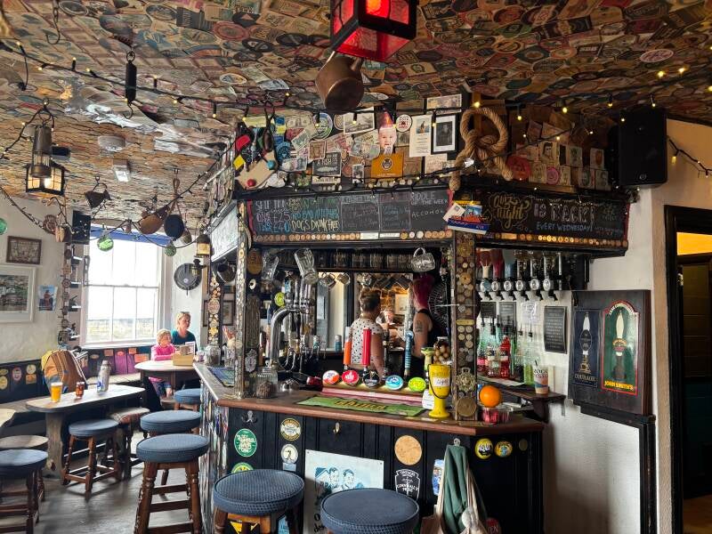Superb Harbour Pub-The Ship Inn-Porthleven