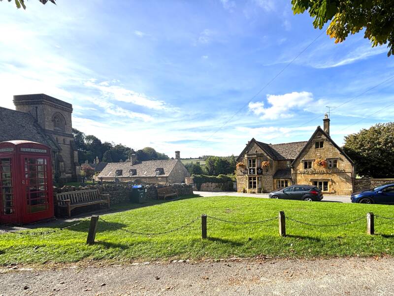 Snowshill Arms from the village green