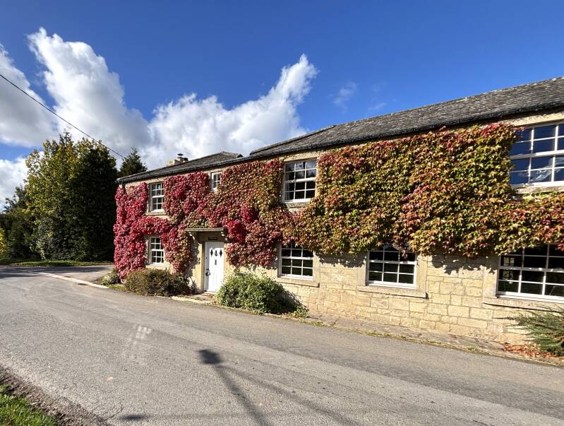 The old Tunnel Inn on Box Hill
