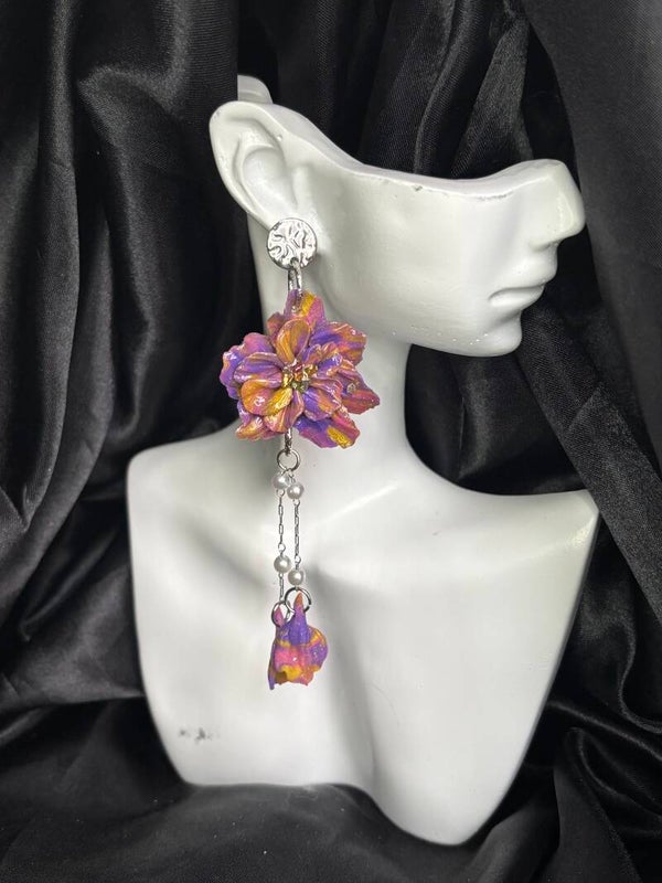 Fleur multicolore et argentée