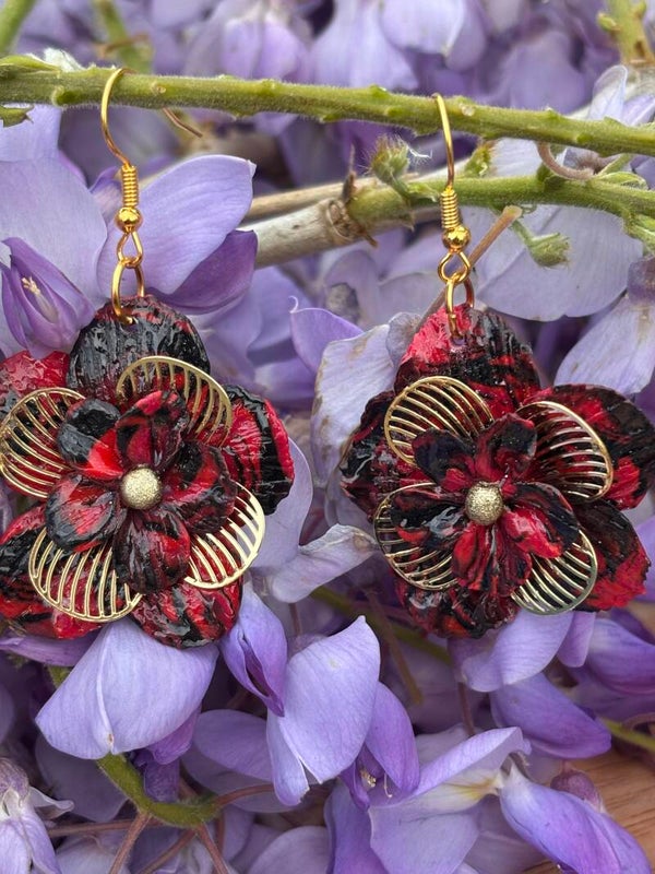 Boucle d’oreille rouge et noir