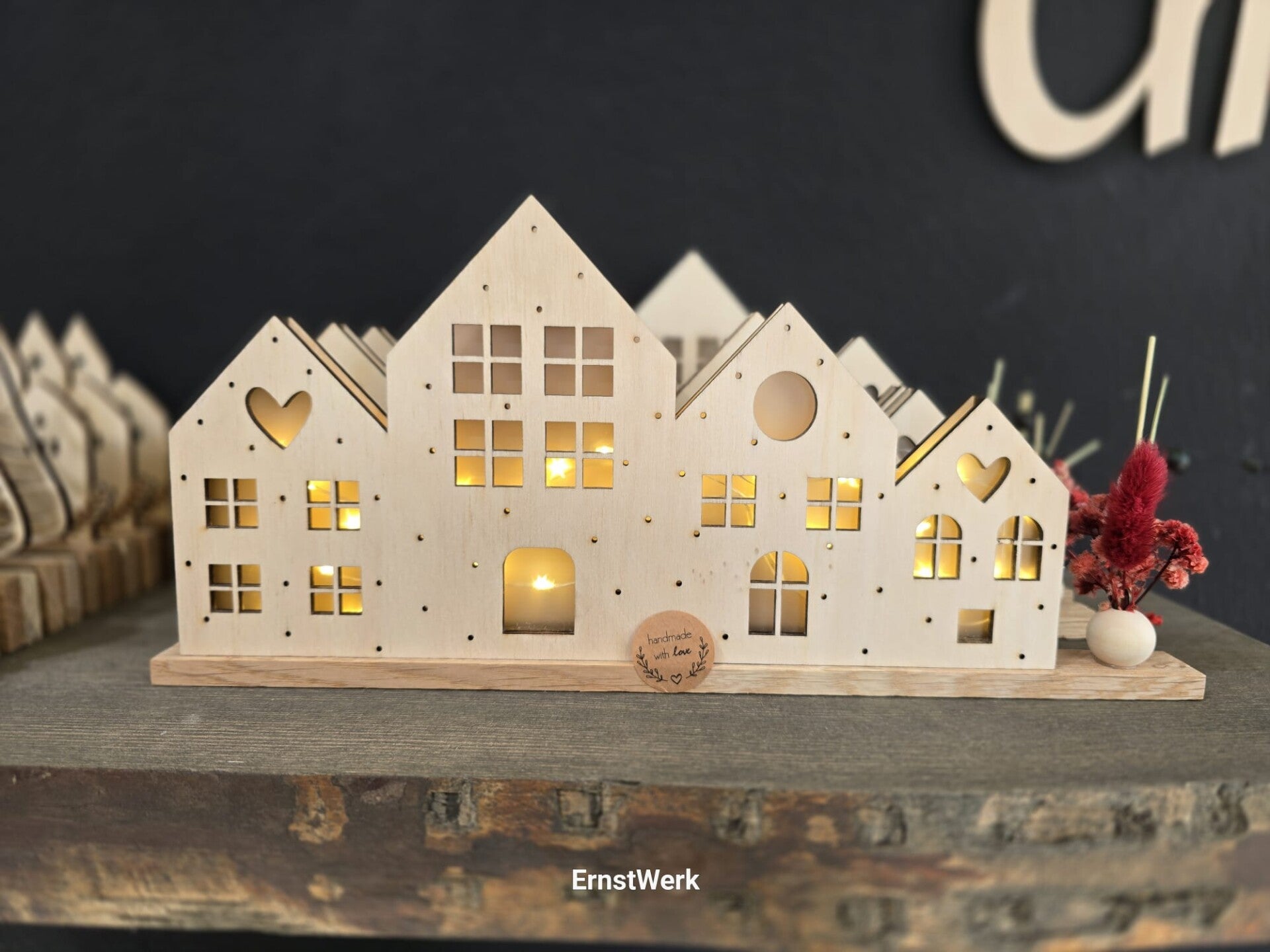 🏡 Lichterhäuser aus Holz – warme Gemütlichkeit für dein Zuhause
