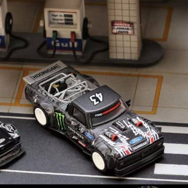 Hoonitruck 1977 F-150 KEN BLOCK 1:64 Street warrior 040