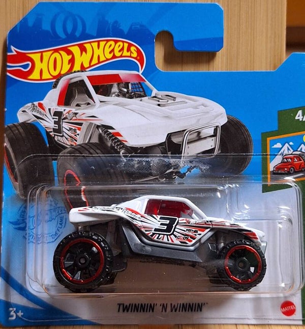 Hotwheels 2021 Twinnin 'N Winnin