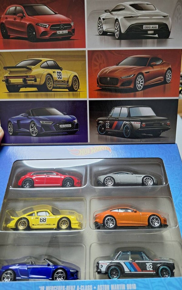Hotwheels Premium Serie. mix Mercedes, Aston Martin, Porsche Jaguar en Audi