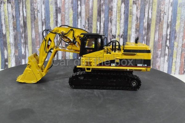Diecast Master 1:50 Cat M318F Wheeled Excavator.
