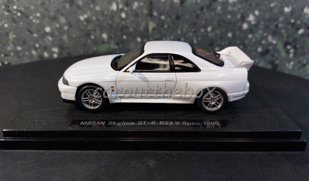 Ebbro 1:43 - Nissan Skyline GT-R R33 Vspec 1995 wit Ebbro 049