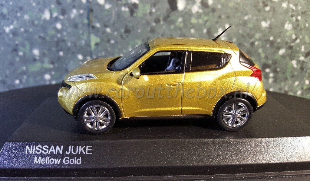 Kyosho 1:43 - Nissan Juke mellow gold Kyo014