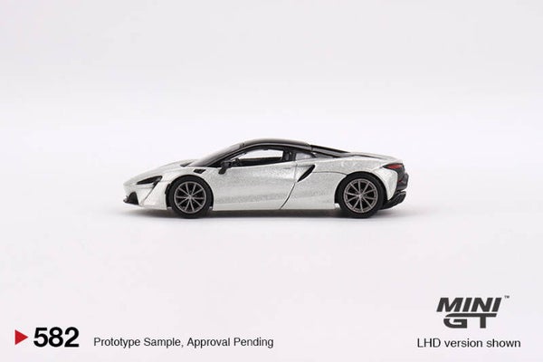 Mini GT 1/64 - McLaren Artura Ice Silver Mgt137