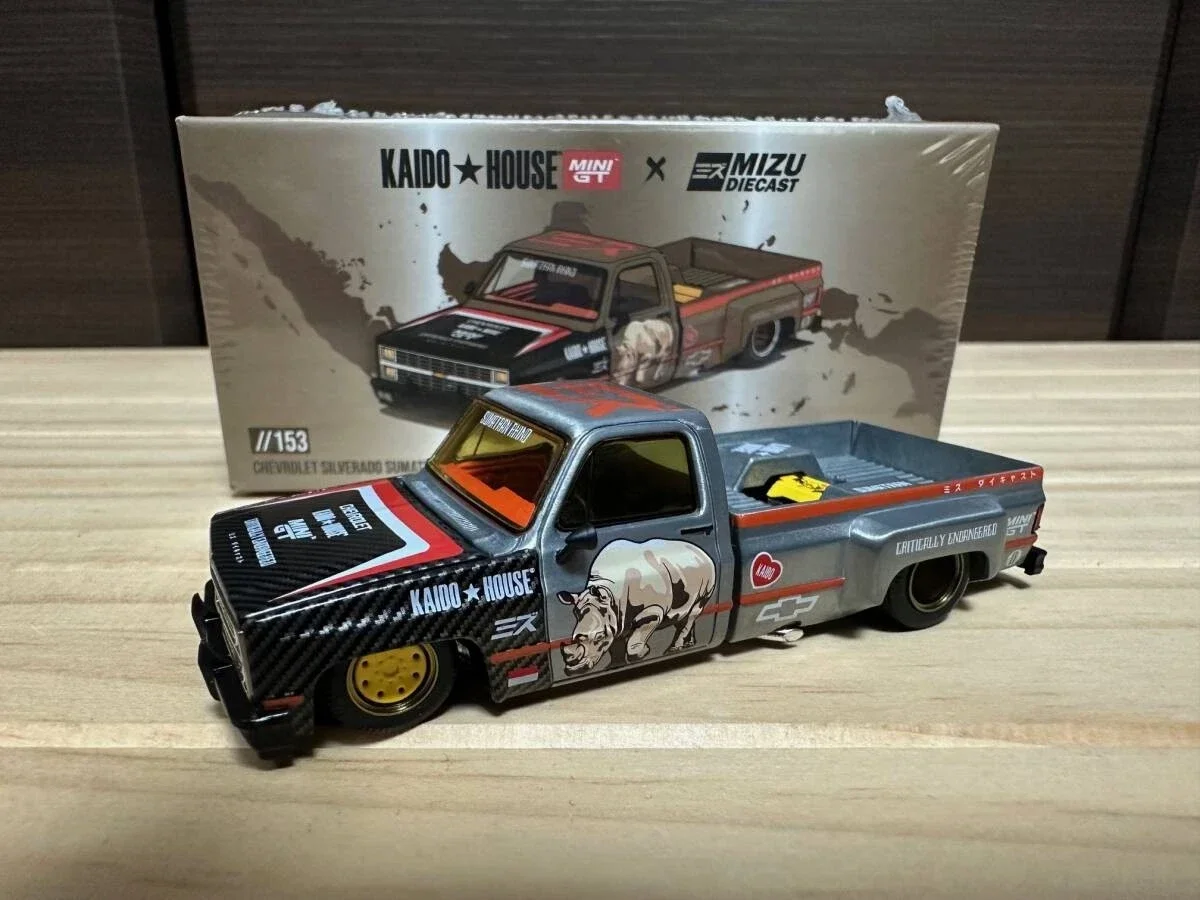 Mini GT 1/64 - Chevrolet Silverado “Sumatran Rhino”  CHASE KAIDO Mgt317