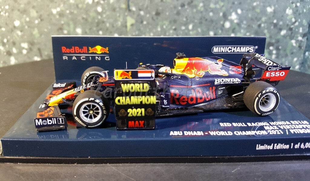 Minichamps 1:43 - Red Bull RB16B MAX VERSTAPPEN 2021 CHAMPION Mi073