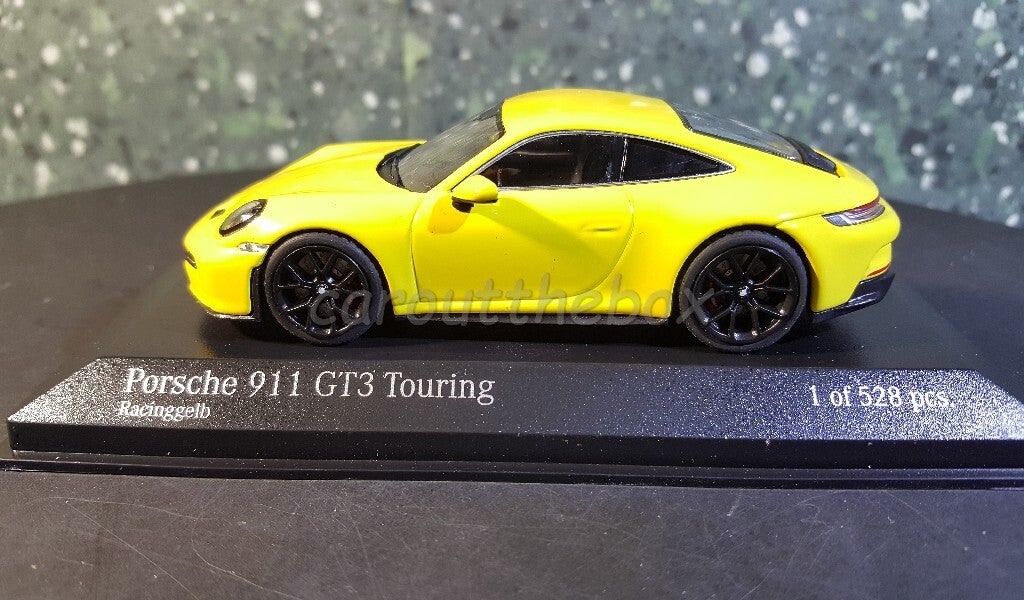 Minichamps 1:43 - Porsche 911 GT3 Touring 2021 racinggelb Mi079