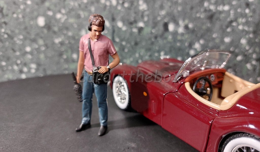 American Diorama 1/24 - Diorama figuur On-Air Figure 4 AD445