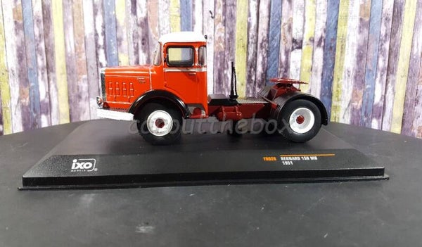 Ixo truck 1:43 - Bernard 150 MB rood V218