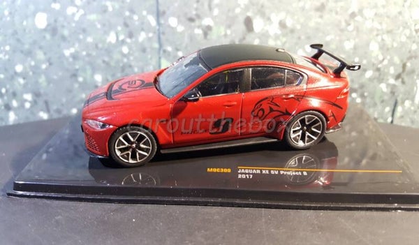 Ixo auto 1:43 - Jaguar XE SV Project 8 rood/bruin V385