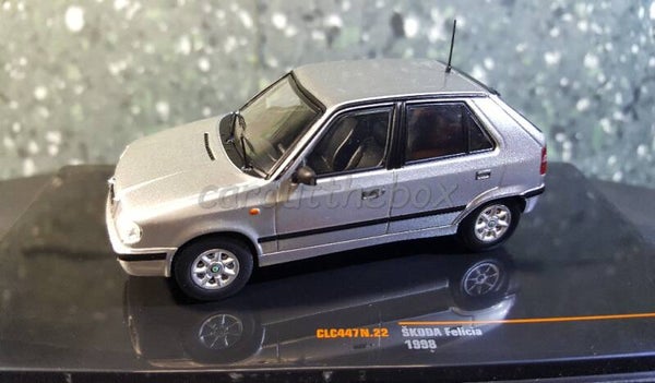 Ixo auto 1:43 - Skoda Felicia 1998 grijs V877