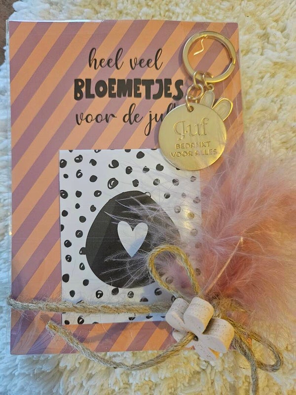 Bloemenzaadjes met sleutelhanger met tekst op voor de juf