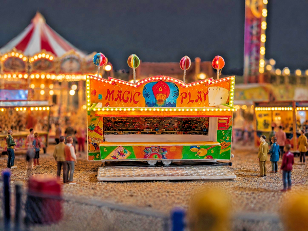 H0-Bausatz „Magic Play“ – Dosenwerfen!