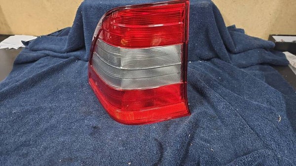 Rückleuchte MERCEDES  S 202 C- Serie // 202 820 27 64 A 202 820 27 64