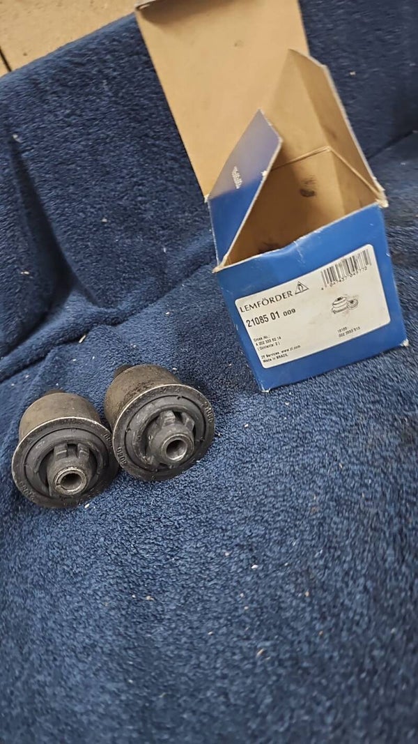 Lagerbuchsen Querlenker Traggelenk  MERCEDES-BENZ:	202 333 62 14 202 333 77 14 210 330 87 07 210 330 87 07 S1 210 330 88 07 210 330 88 07 S1 A202 333 62 14 A202 333 77 14 A210 330 87 07 A210 330 87 07 S1 A210 330 88 07 A210 330 88 07 S1