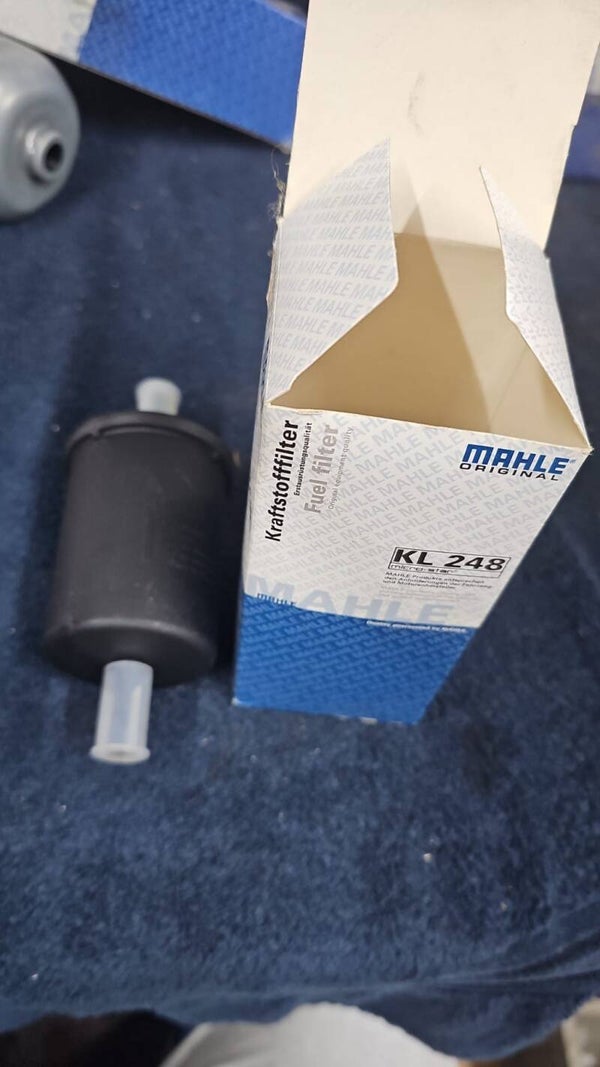 Kraftstofffilter CITROËN:	00001567E1 1567.C1 1567.C2 156781 156785 156787 156793 1567A5 1567C6 1567C8 1567E1 1635P5 8647867780 9659458480 CITROËN/PEUGEOT:	9625342280 DS:	1567A5 1567C6 1567C8 1567E1 FIAT:	9622617880 9623266380 9647867780 9673849 GMC:	91159
