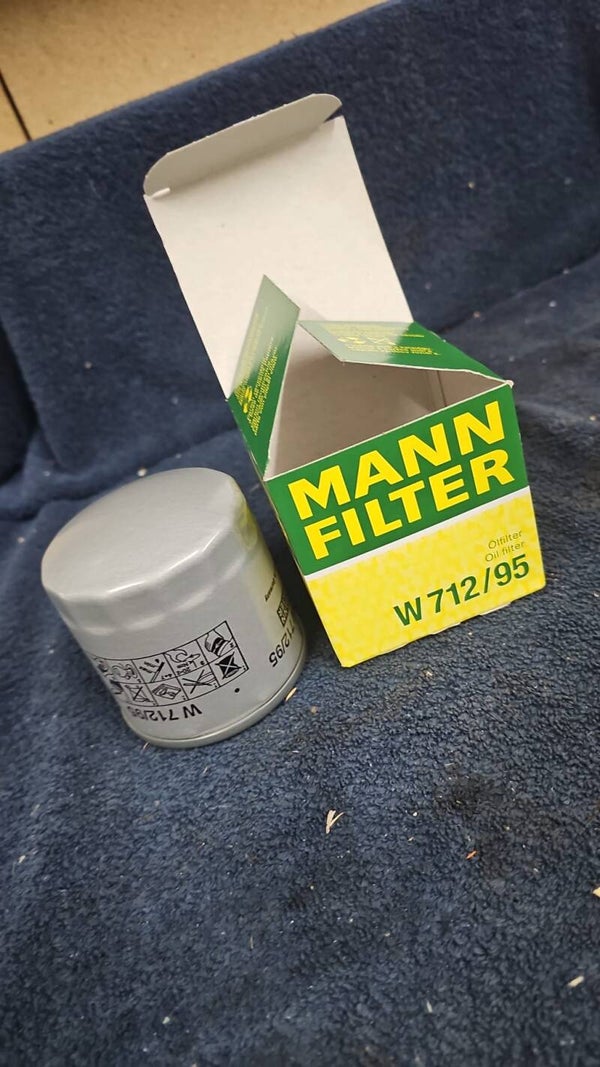 Ölfilter FORD:	2621 215 VAG:	04E 115 561 04E 115 561 AC 04E 115 561 B 04E 115 561 D 04E 115 561 H 04E 115 561 T VW (FAW):	L 04E 115 561 S VW (SVW):	04E 115 561 S