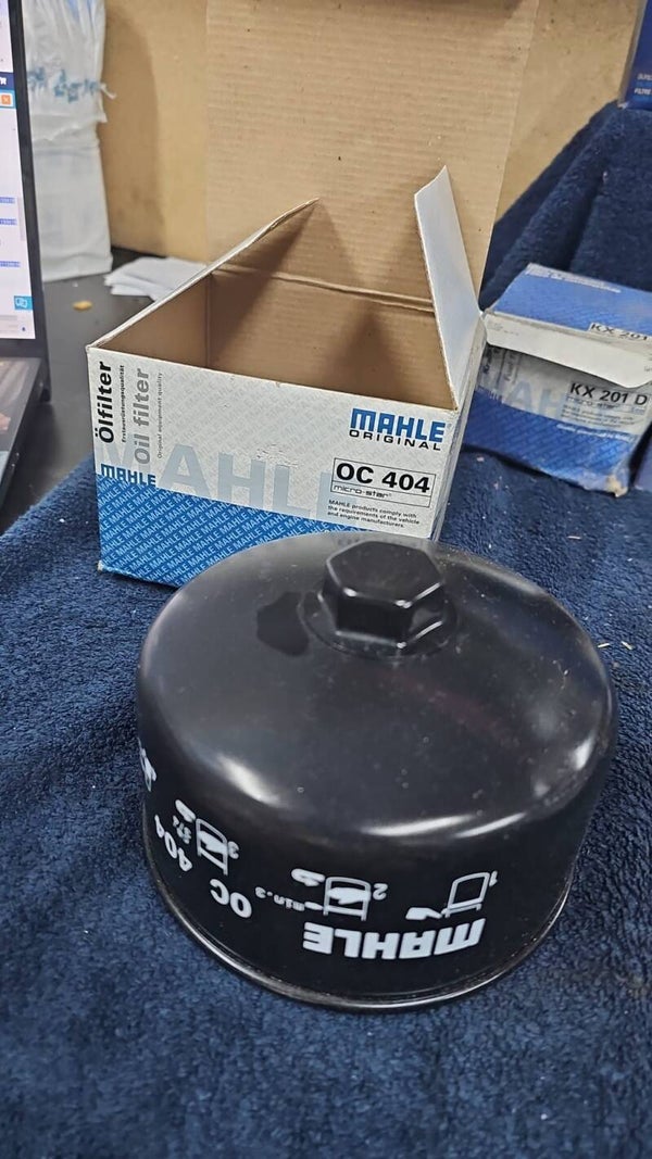 Ölfilter AUDI:	062115561 062115561A 062115561B 62115561 CHEVROLET:	93342367 CUPRA:	062115561 062115561A 062115561B 62115561 GENERAL MOTORS:	93342367 MS054102 MWM:	9054118800123 905411880018 905411880023 905411880026 NISSAN:	15208-6S300 VW:	062115561 06211