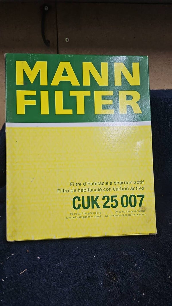 Luftfilter CUK 25007   FORD:	1709 013 1776 360 2504 776 AV6N 19G244 AA VOLVO:	31369455 31404958 31436711