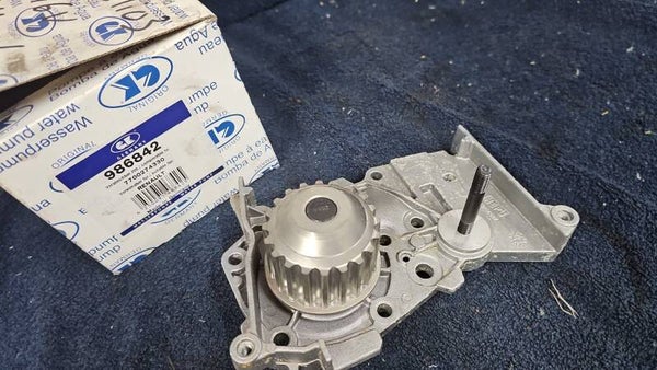 Wasserpumpe  986842  RENAULT   DACIA:	7700105176 7700105378 7700274330 8200146297 8200428447 LADA:	210101302R NISSAN:	2101000Q0D 2101000QAA RENAULT:	7700105176 7700105378 7700274330 8200146297 8200428447