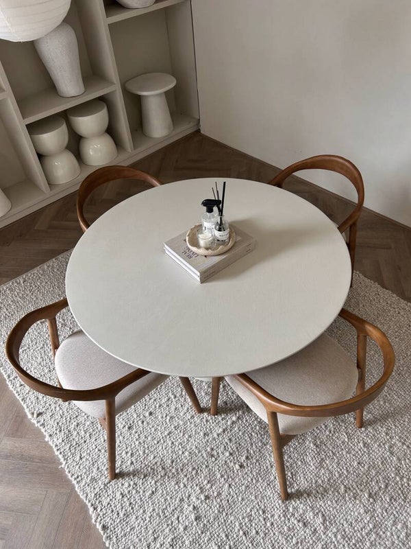 ROUND 130cm eettafel