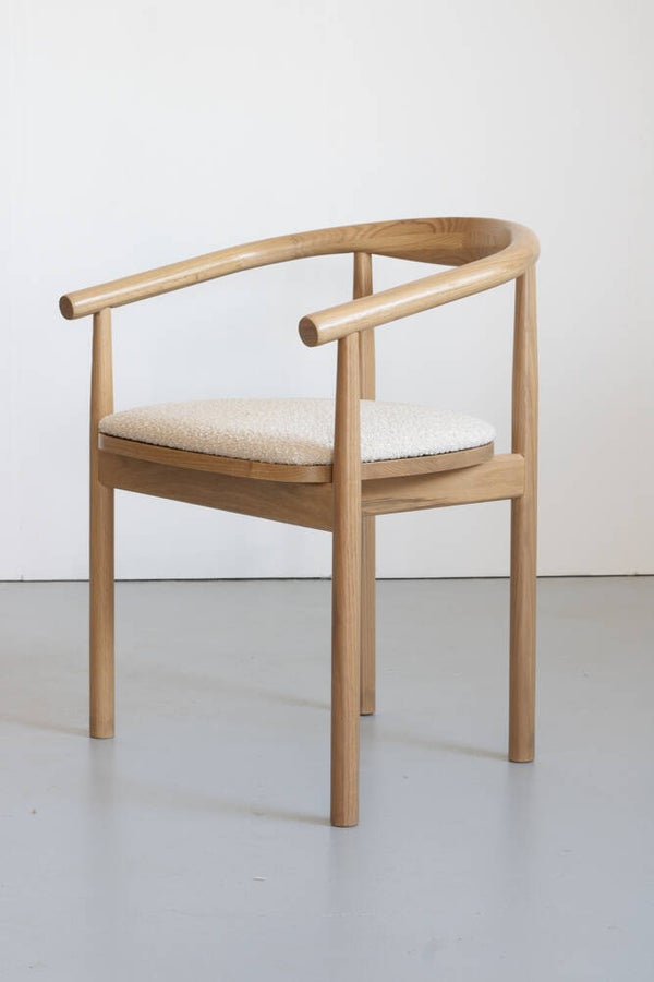 Eetkamerstoel Calm | Natural lak | Beige Bouclé