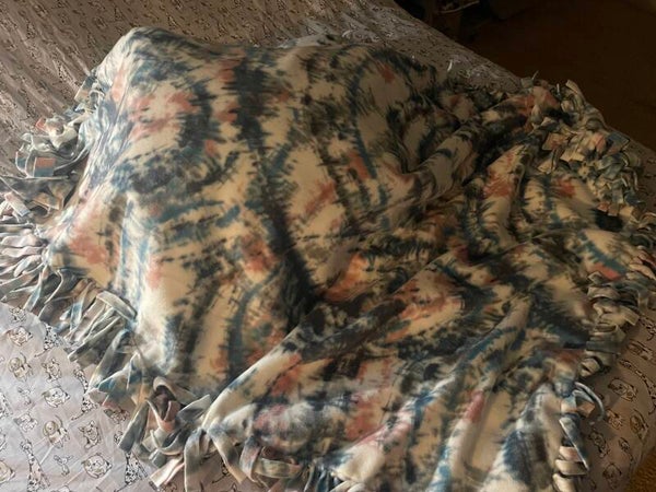 Blankets - White Tye-Dye