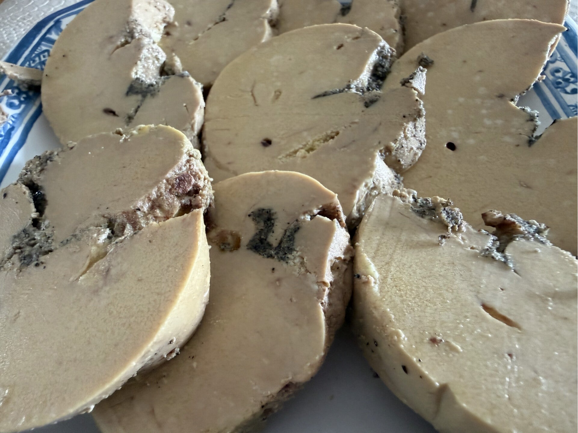 FOIE GRAS CANARD CONFIT LANDES  LAHOSSE FERME MENAUTON