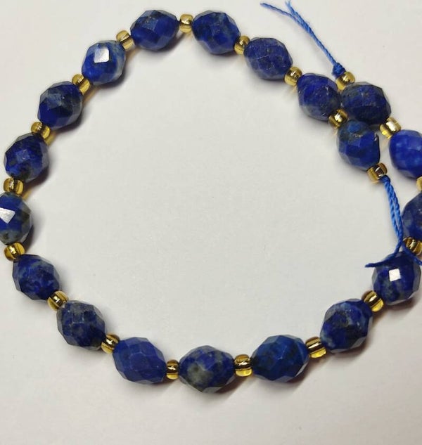 Ovaal 9x8 faceted Lapis Lazuli      per stuk