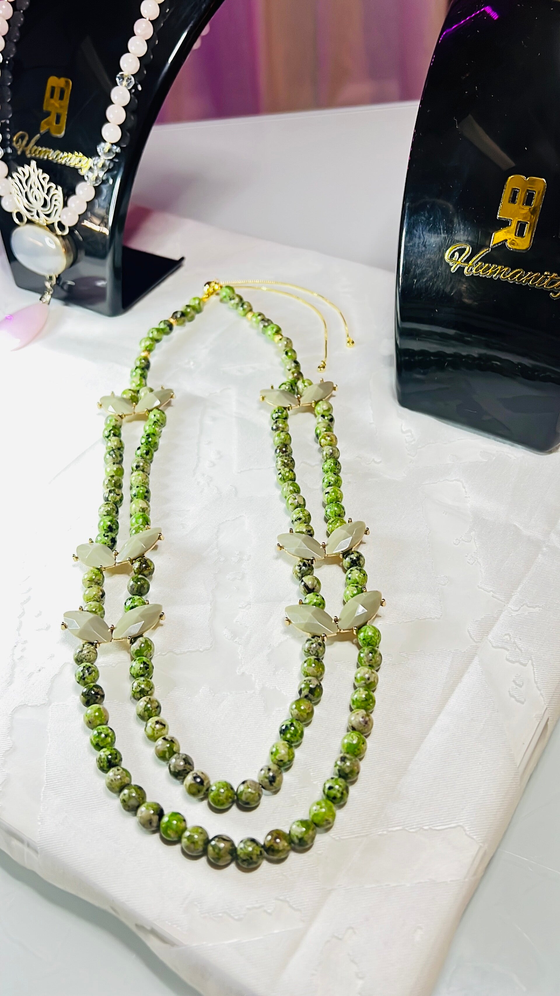 GREEN STONE & BUTTERFLY DETAIL NECKLACE