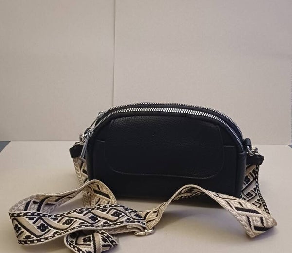 Schwarze Tasche (grauer Trageriemen)